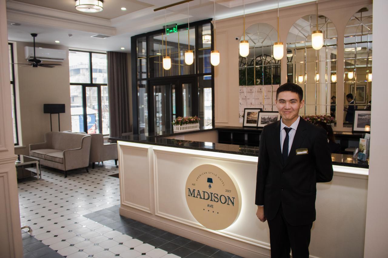Madison Ave Hotel Bisjkek Buitenkant foto
